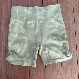 Gymshark Adapt Camo Seamless Shorts - RUNCHED SIDES